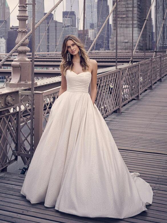 Borrowing Magnolia wedding dress rental